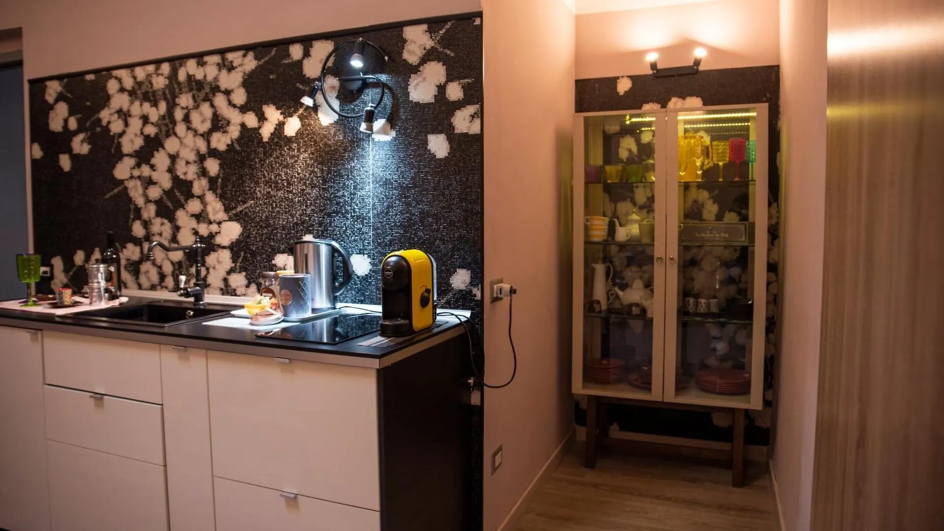 Home & More Brigida Naples Bed & Breakfast