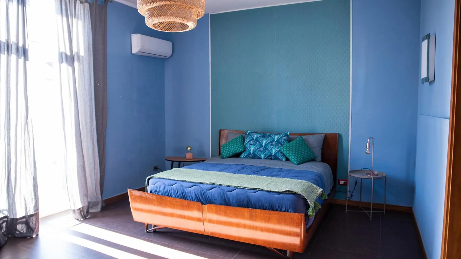 Home & More Brigida Naples Bed & Breakfast